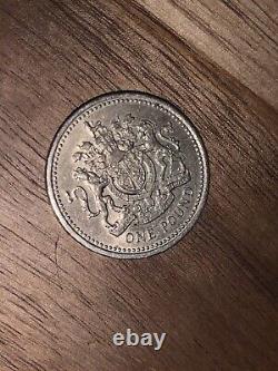 1983 Great Britain One Pound Uk Coin Shield Very Rare Decus Et Tutamen
