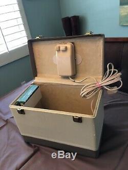 RARE Singer Featherweight 221K Tan, Great Britain with Case and Accessories