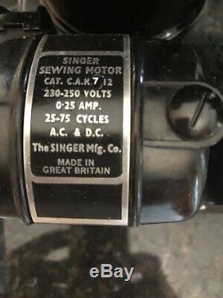RARE VINTAGE GREAT BRITAIN Singer 221 Featherweight Sewing Machine