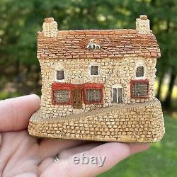 RARE Vintage Lilliput Lane Drapers Great Britain Handmade Mini Painted House