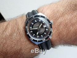 Timex 1971 25 Metres Divers Date MADE IN GREAT BRITAIN Rare Dial New Strap G/Con