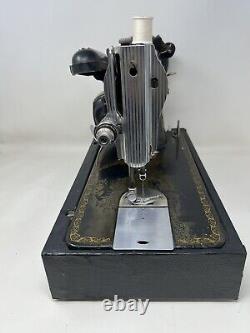 Vintage Cast Iron Singer Sewing Machine Great Britain Rare Collectible