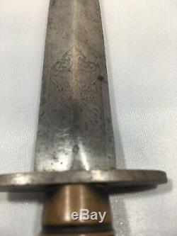 Wilkinson 3d pattern vintage dagger with single side panel etching RARE