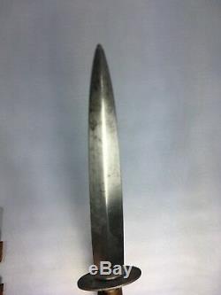 Wilkinson 3d pattern vintage dagger with single side panel etching RARE